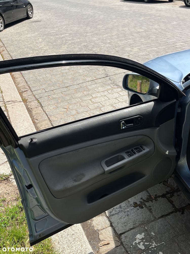 Volkswagen Passat 1.8 - 20