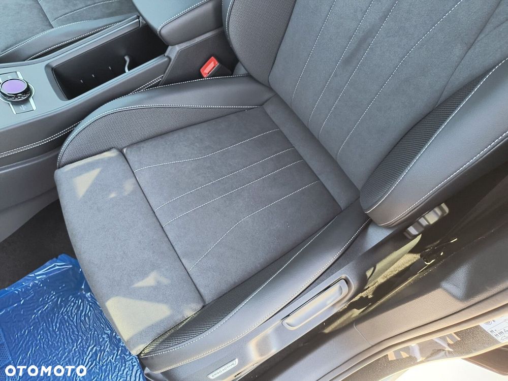 Volkswagen T-Roc - 14