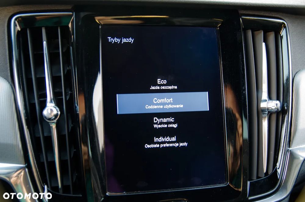 Volvo V90 D4 Geartronic R Design - 25