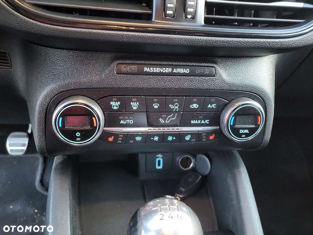 Ford Focus Turnier 1.5 EcoBoost Start-Stopp-System ST-Line - 32