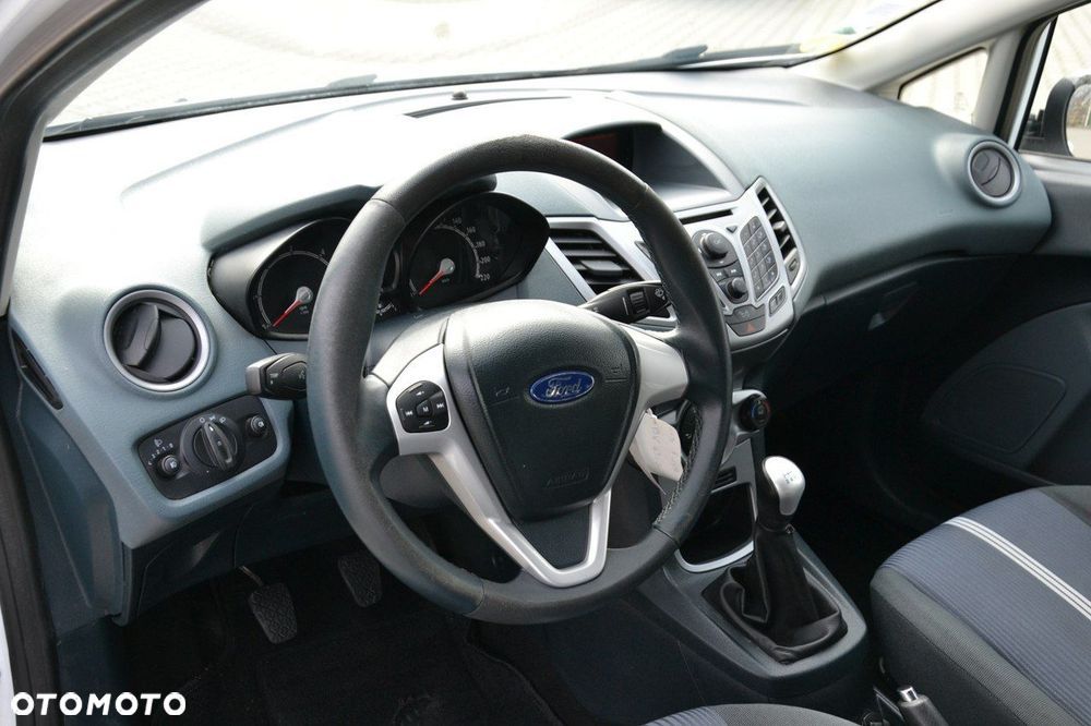Ford Fiesta - 15