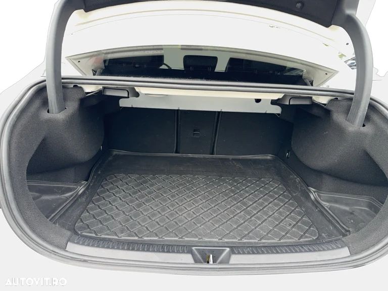 Mercedes-Benz A 200 Sedan 7G-DCT Edition 2020 - 14