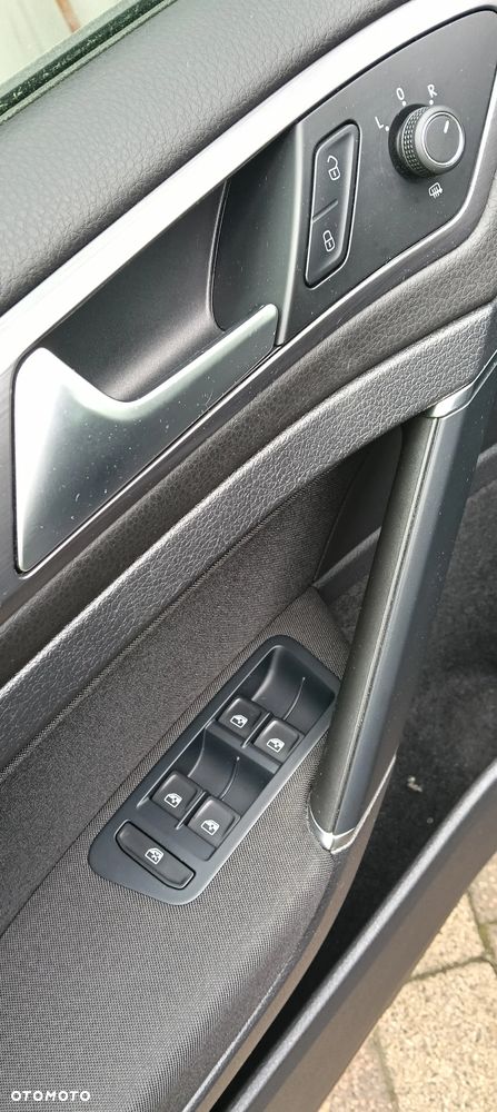 Volkswagen Golf - 27
