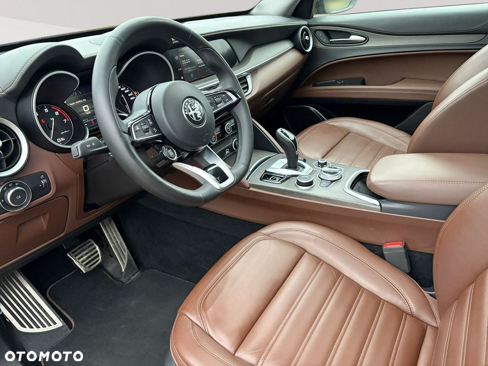 Alfa Romeo Stelvio 2.0 Turbo TI Q4 - 8