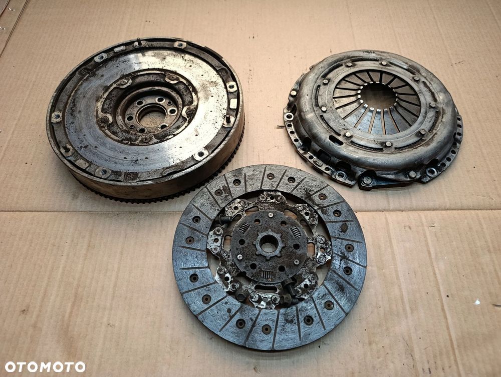 Volvo V50 sprzęgło dwumasowe 1,6 D2 115KM C30 S40 II Ford Focus MK3 - 1