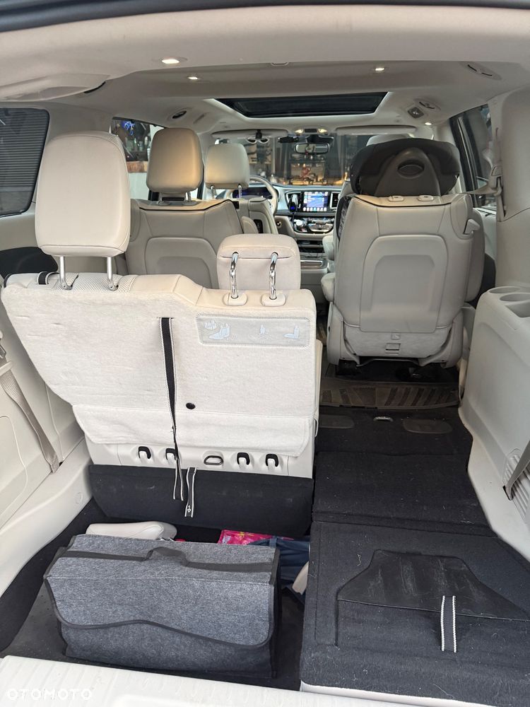 Chrysler Pacifica - 21