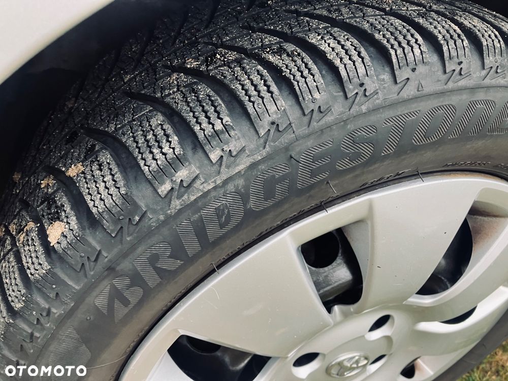 Toyota Yaris - 10