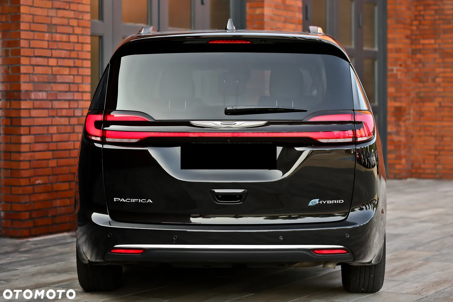 Chrysler Pacifica - 14