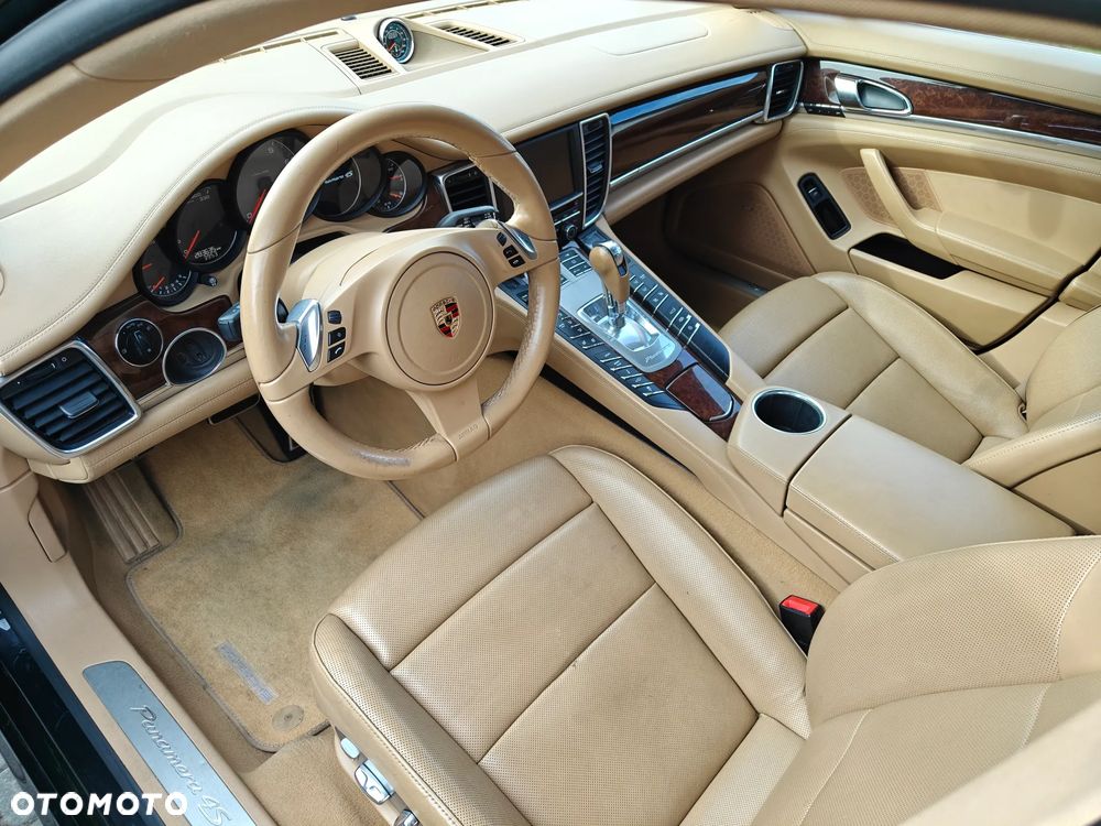 Porsche Panamera 4S - 7