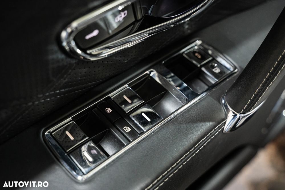 Bentley Flying Spur V8 - 25