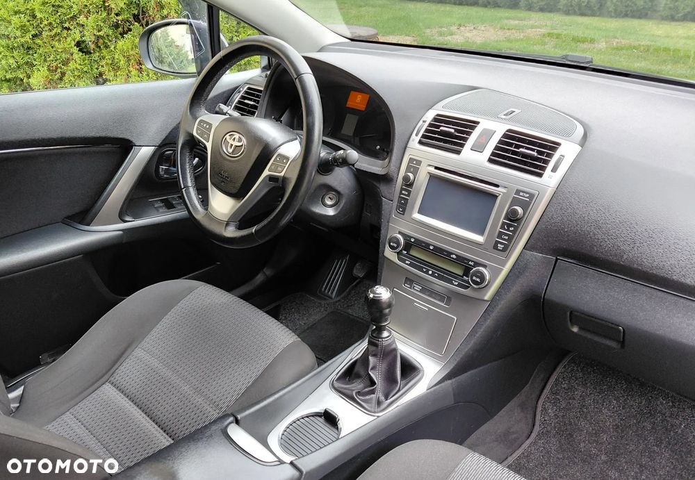 Toyota Avensis - 14