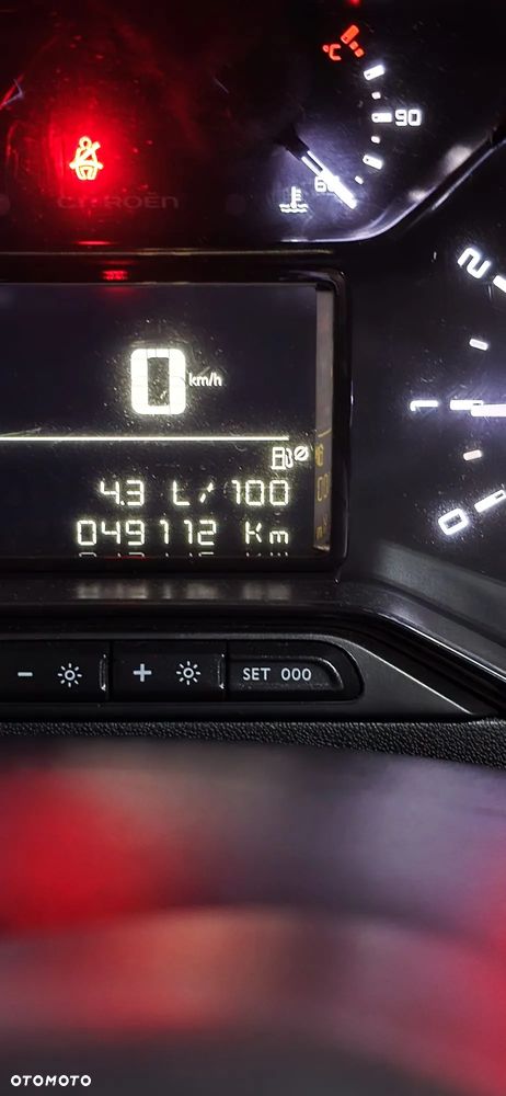 Citroën C3 BlueHDi 100 S&S FEEL - 4