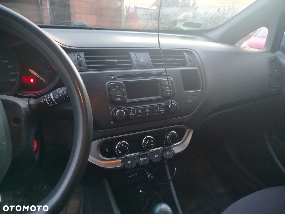 Kia Rio - 20