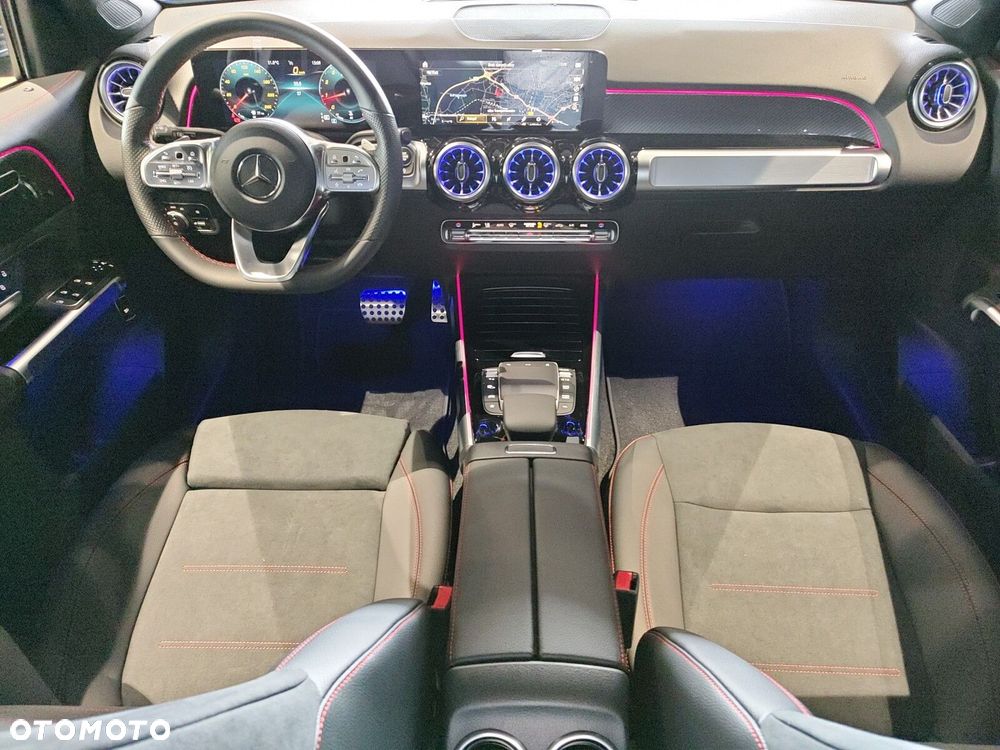 Mercedes-Benz GLB 200 AMG Line 7G-DCT - 9