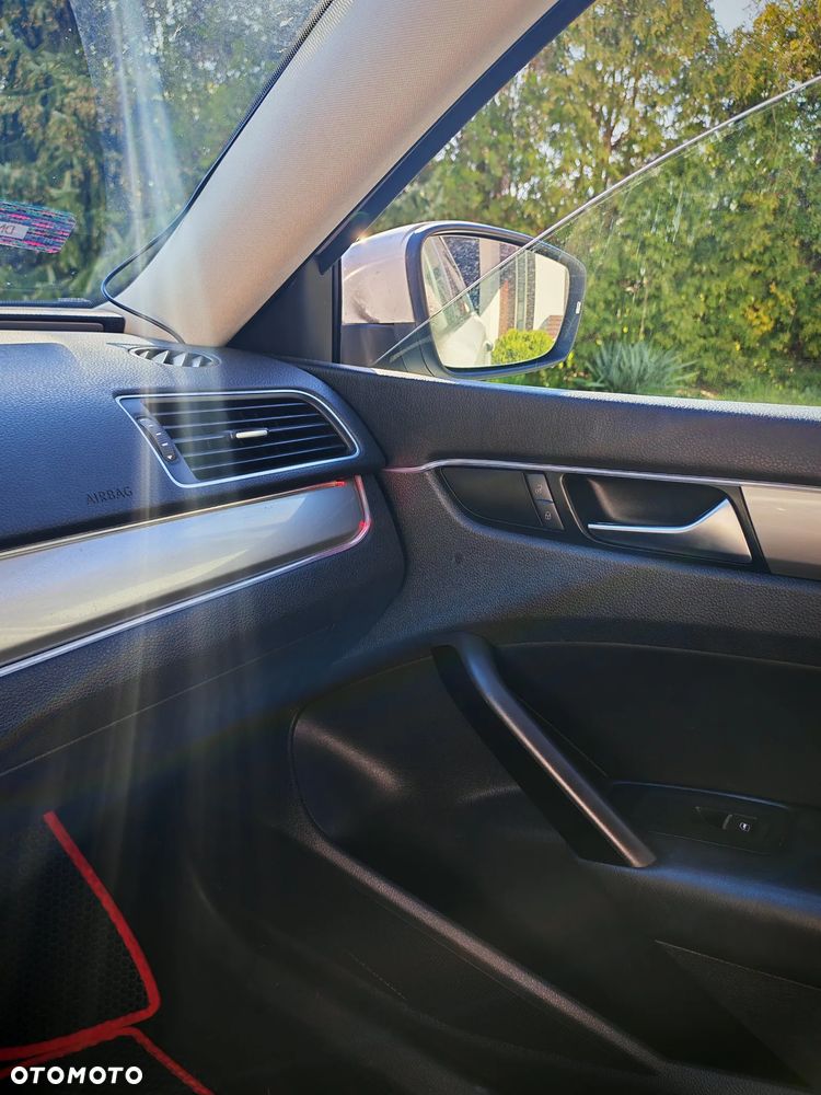 Volkswagen Passat - 16