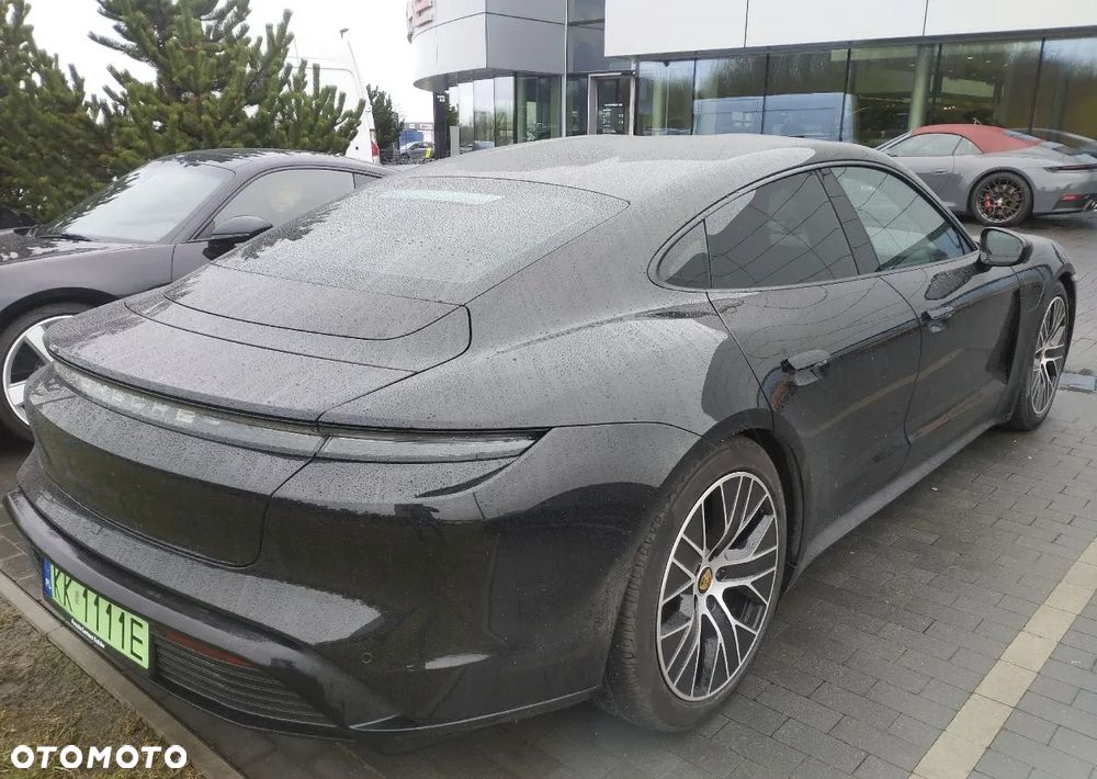 Porsche Taycan Performance Plus - 3