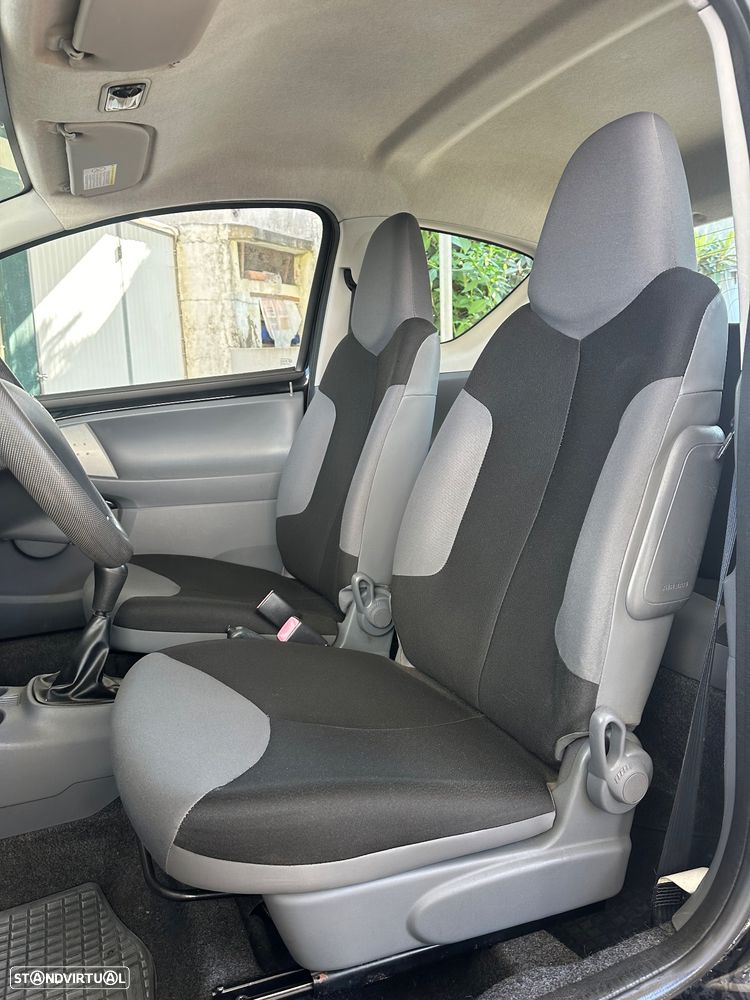 Peugeot 107 1.0 Trendy - 19