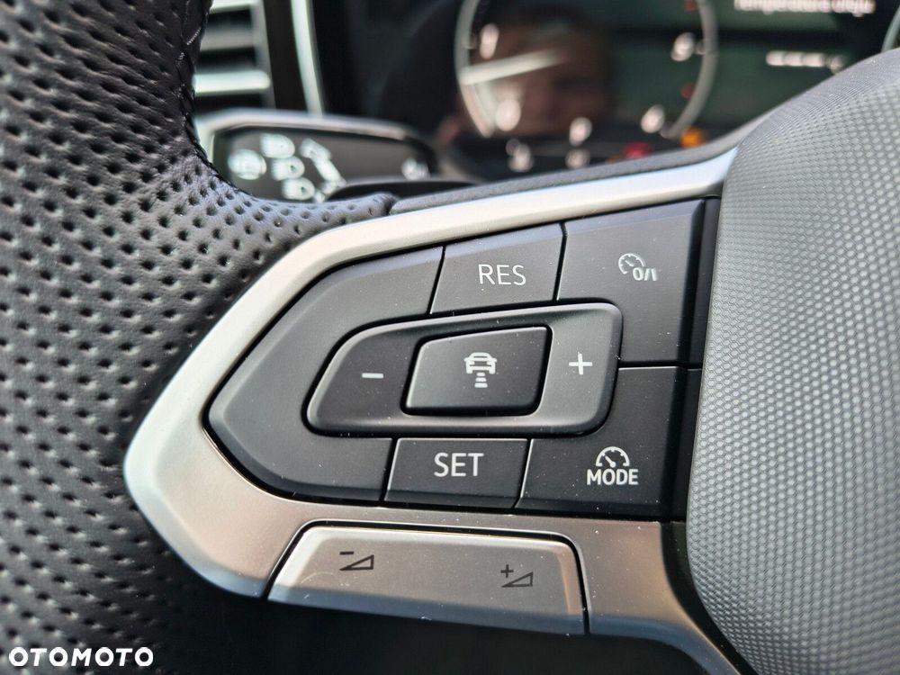 Volkswagen Touareg - 22