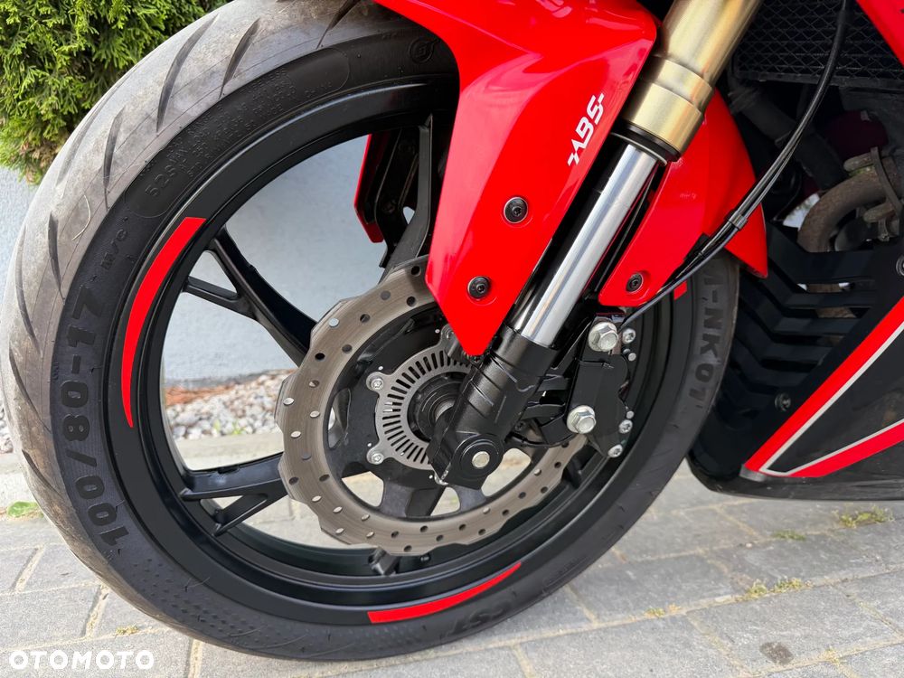 QJMOTOR SRK 125R - 34