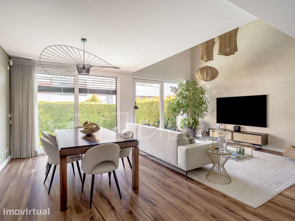 Moradia T3+1 contemporânea, com jardim e piscina em Carcavelos - Grande imagem: 5/49