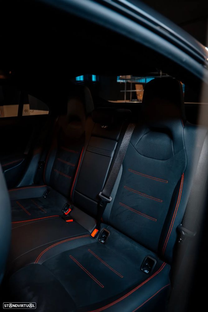 Mercedes-Benz CLA 250 e AMG Line - 43