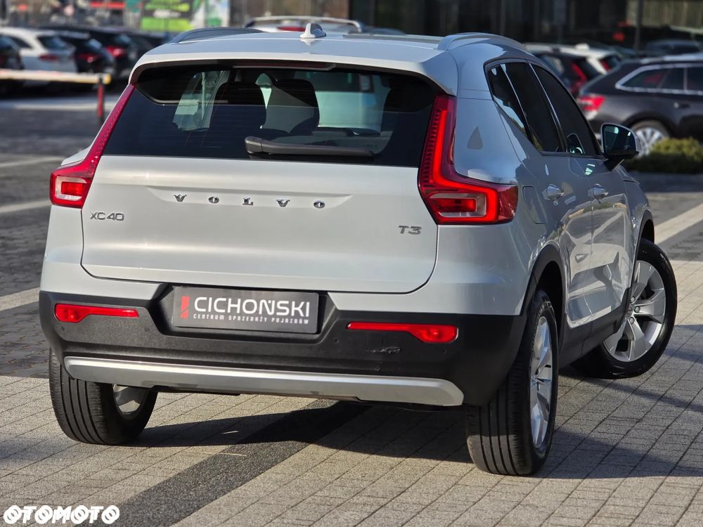 Volvo XC 40 T3 Momentum Pro - 9