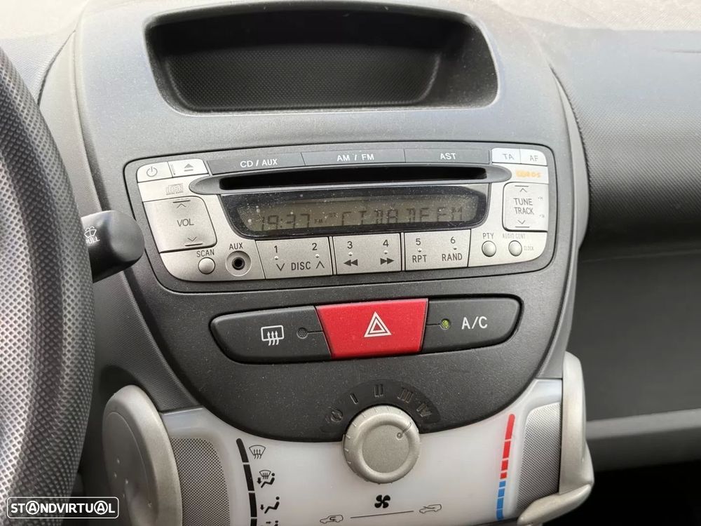 Peugeot 107 1.4 HDi Trendy - 10