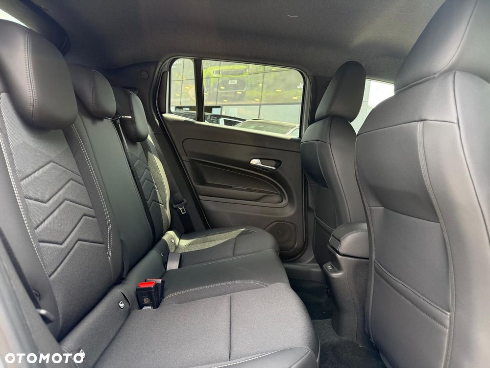 Jeep Avenger 1.2 T3 mHEV Black Edition FWD eDCT6 - 12