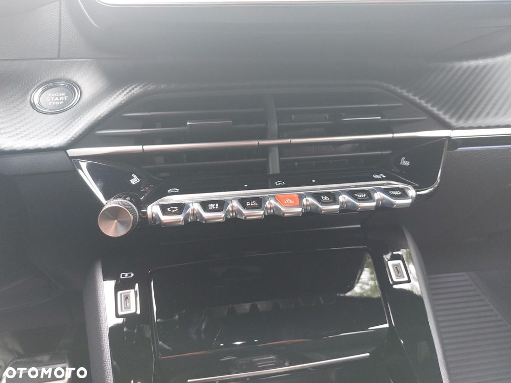 Peugeot 208 - 21
