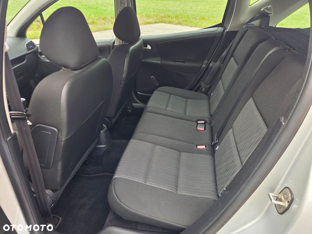 Peugeot 207 1.6 HDi - 14