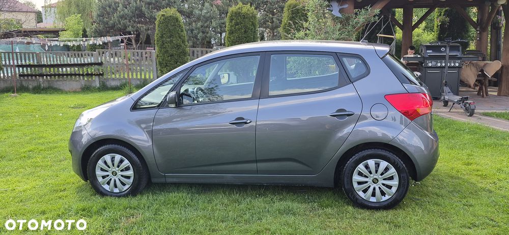 Kia Venga 1.6 L - 8