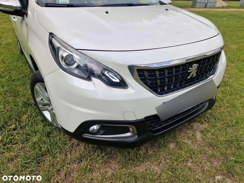 Peugeot 2008 1.2 Pure Tech Style S&S - 11