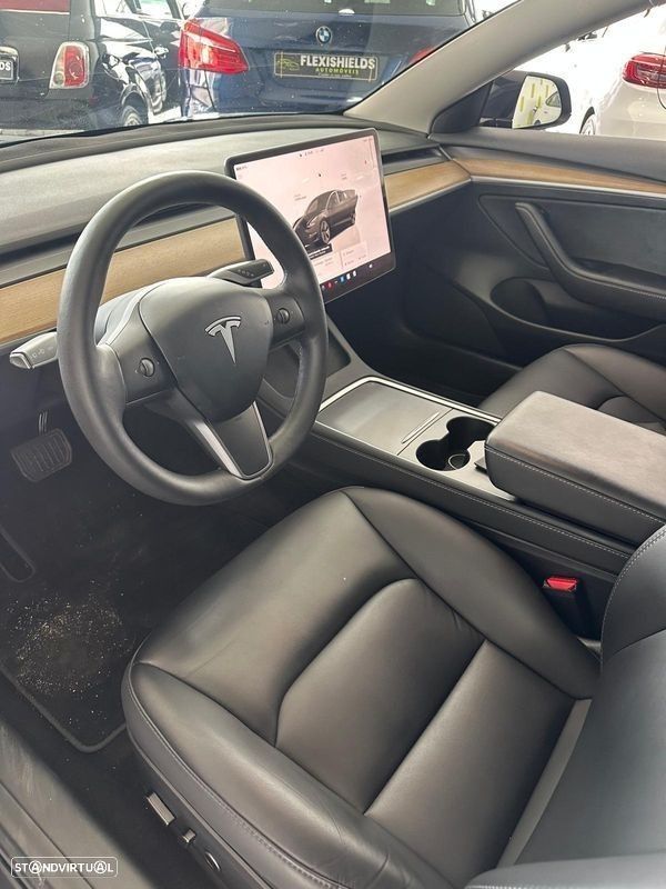 Tesla Model 3 - 11