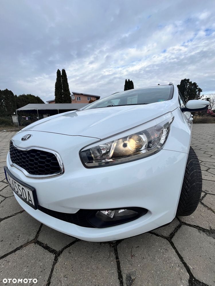 Kia Ceed 1.6 CRDi 128 ISG SW Vision - 3