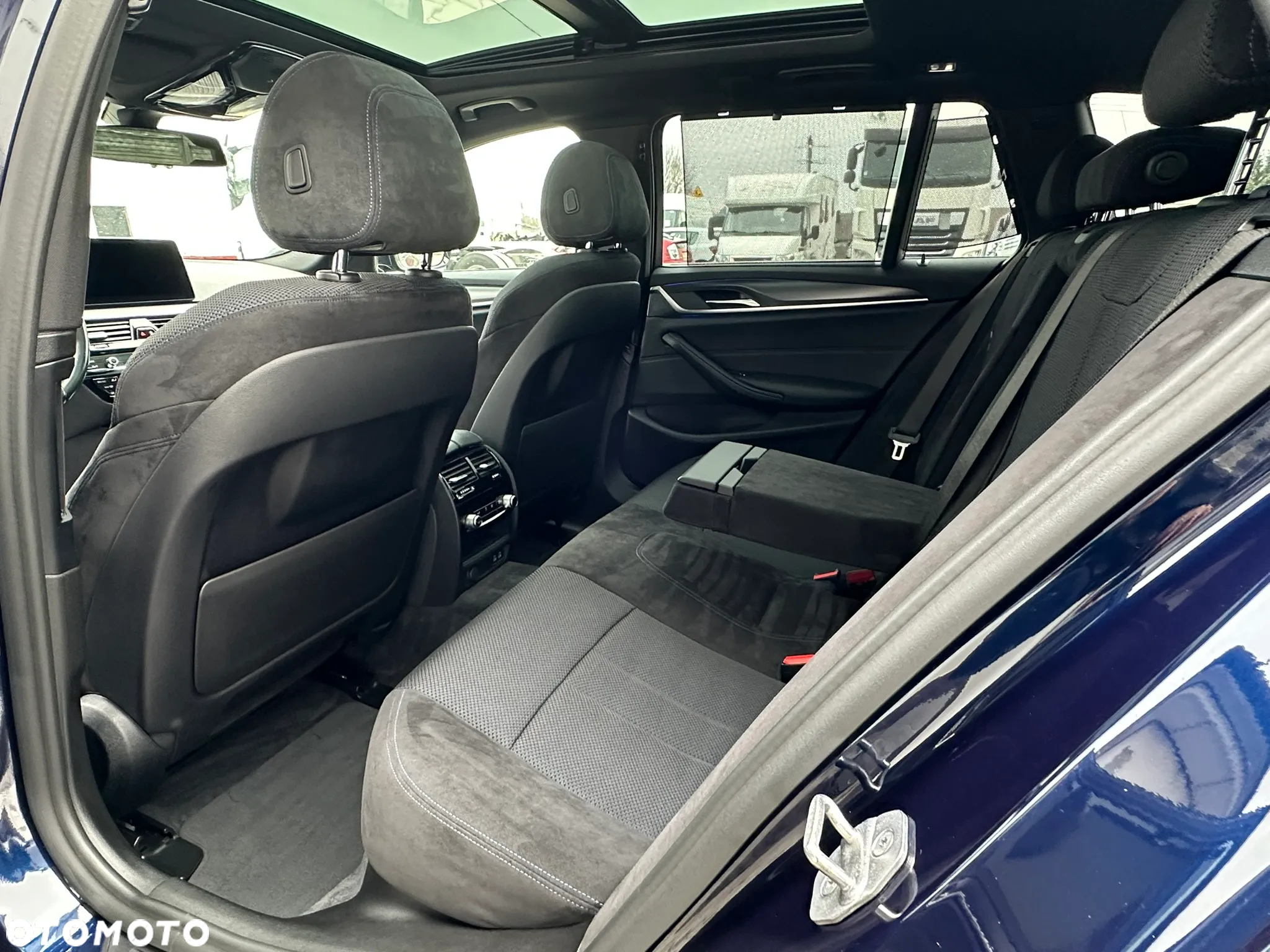 BMW Seria 5 530i xDrive M Sport sport - 30