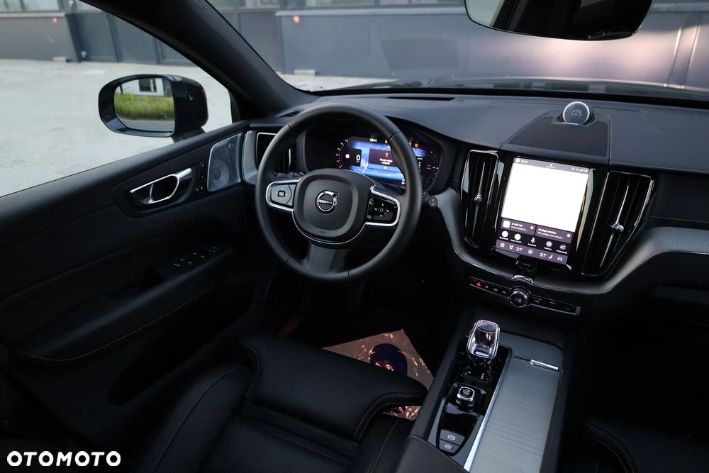 Volvo XC 60 T8 AWD Ultra Black Edition - 29