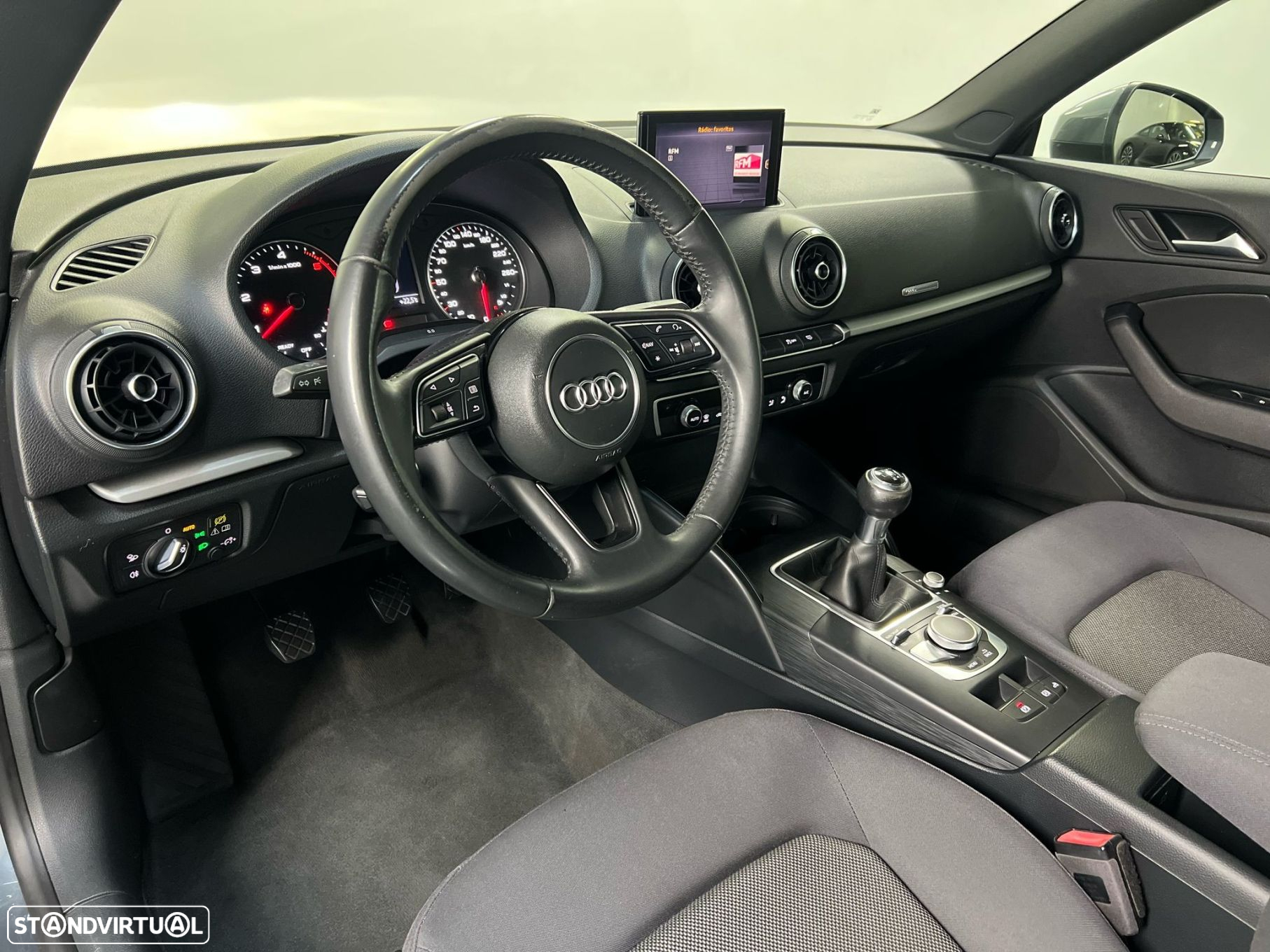 Audi A3 Cabrio 1.6 TDi Design - 9