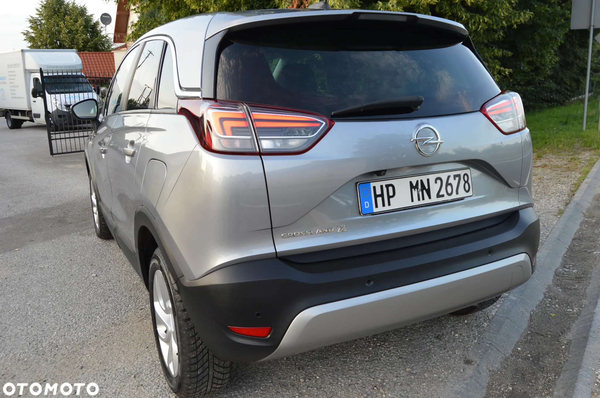 Opel Crossland X 1.2 T Design Line S&S - 9