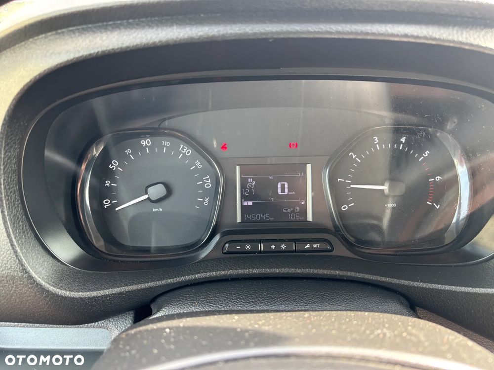 Toyota ProAce D-4D Medium 2,7t (bryg.) - 19