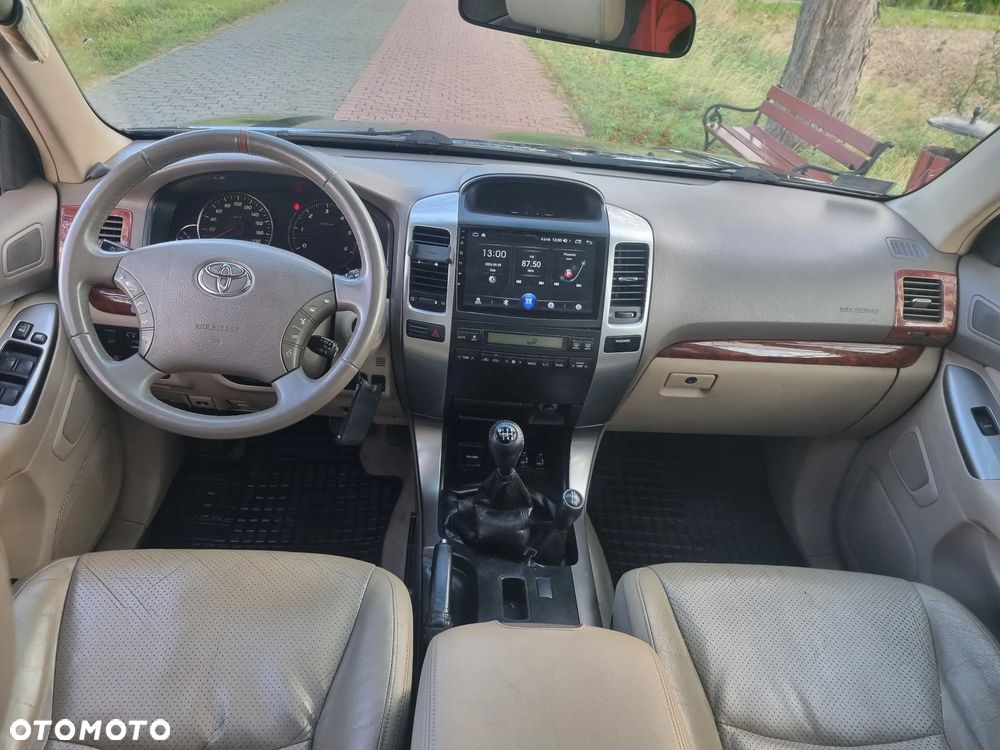 Toyota Land Cruiser - 7