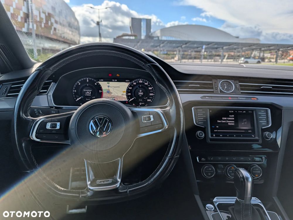 Volkswagen Passat - 15