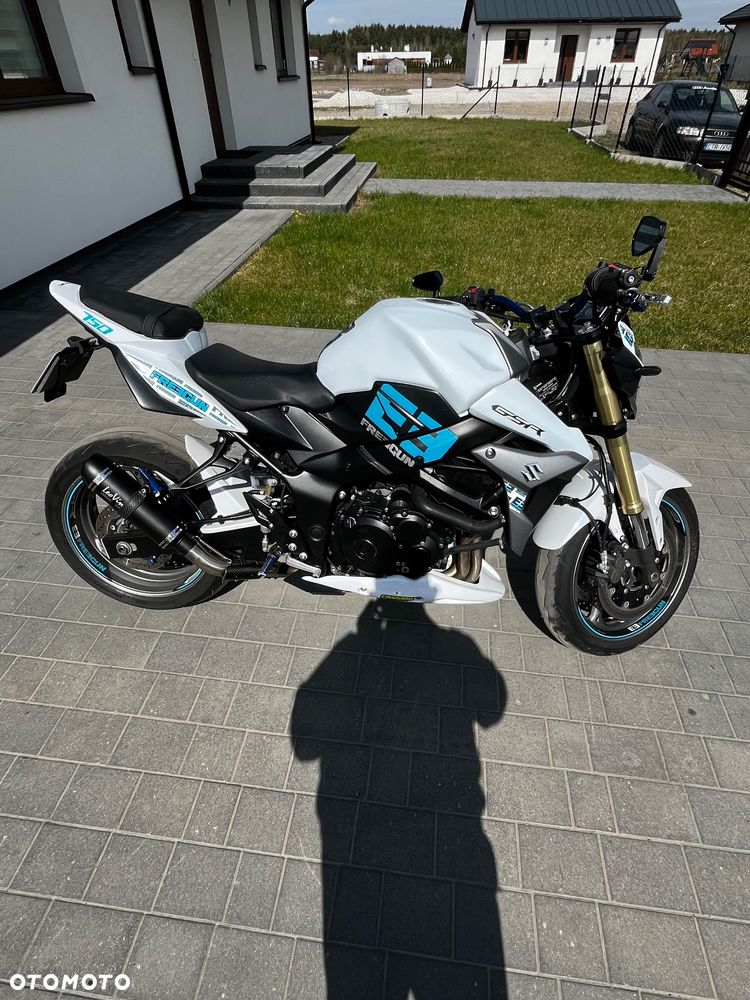 Suzuki GSR - 5