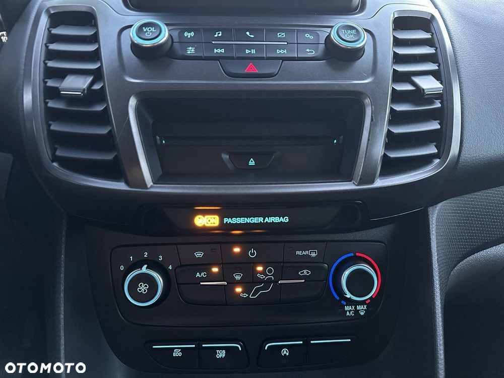 Ford Transit Connect - 22