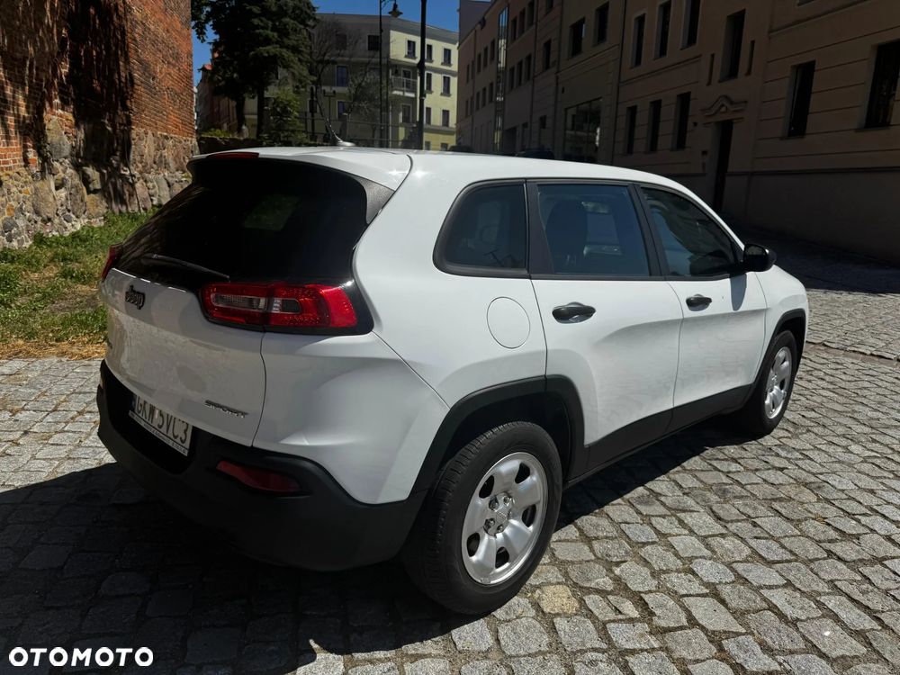 Jeep Cherokee - 8