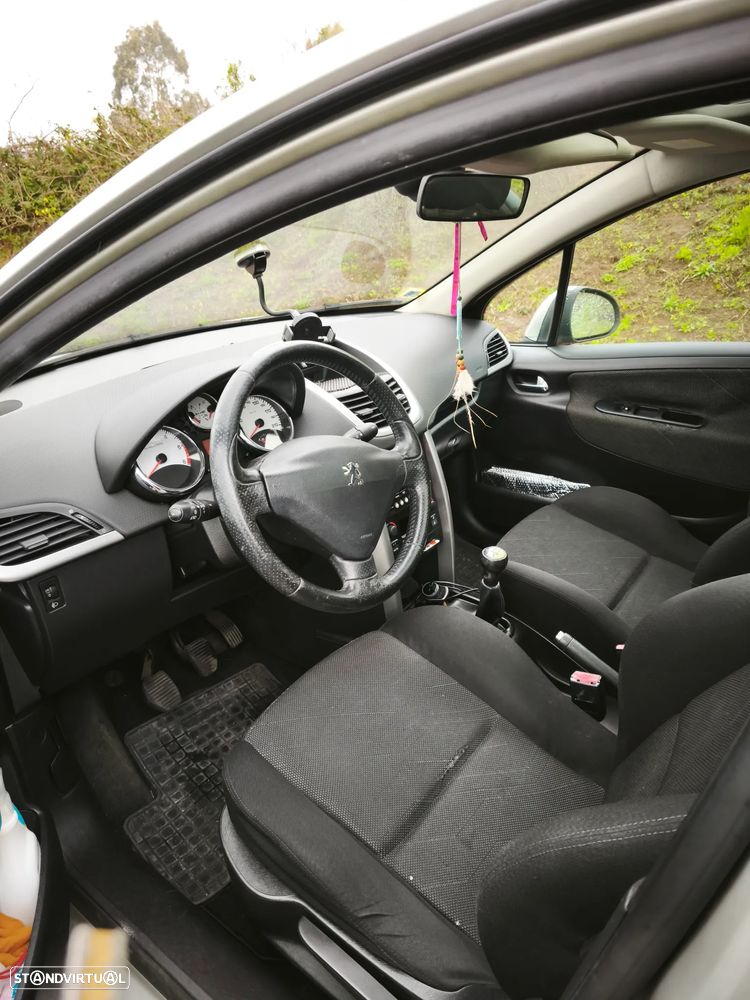 Peugeot 207 1.6 HDi 99g - 11