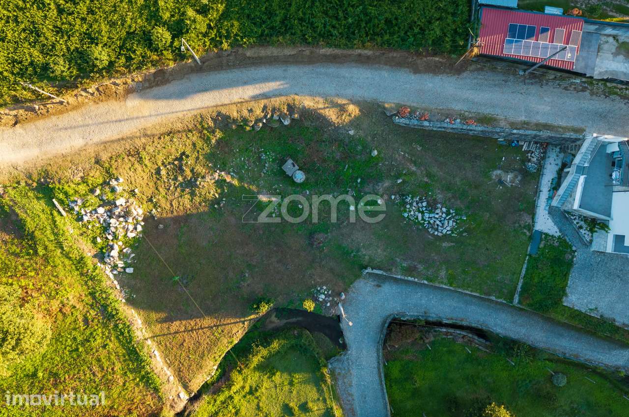 Terreno urbano com 1.440 m² em Infias, Vizela