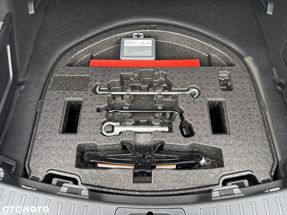 Toyota Corolla 2.0 Hybrid Style - 18