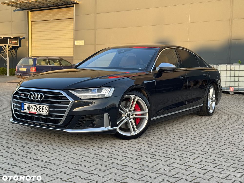 Audi S8 - 1