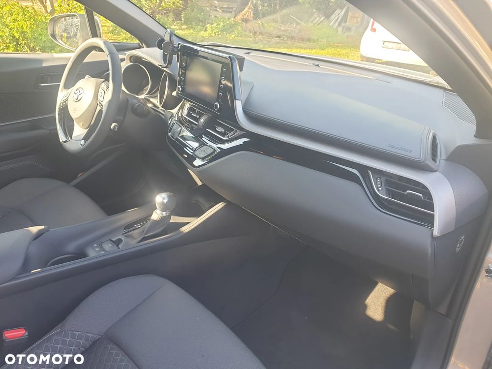 Toyota C-HR Business-Edition - 17