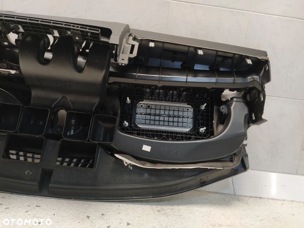 MERCEDES W118 AMG W177 CLA KONSOLA DESKA ROZDZIELCZA EU CZERWONA / BIAŁA NIĆ ORYGINAŁ - 33